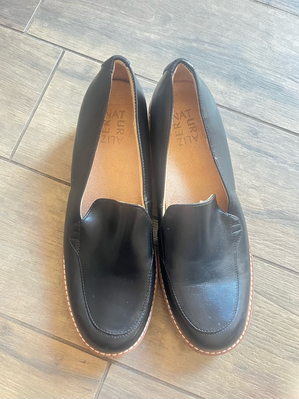 Naturalizer Black loafers 8
